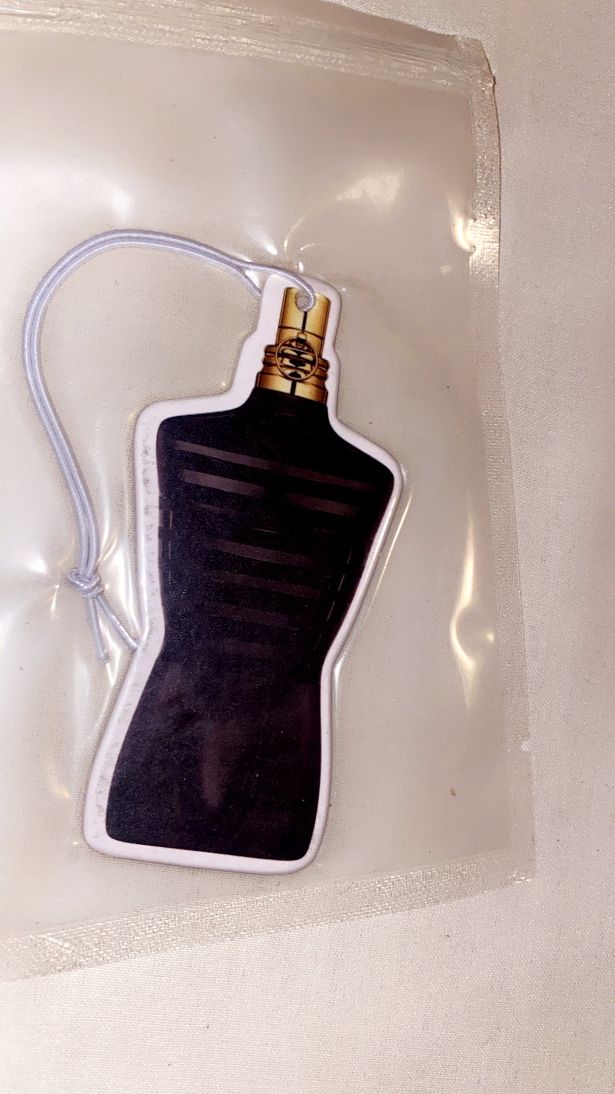 Parfum de marque pour voiture